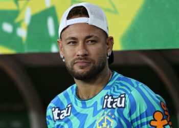 Neymar realiza exame decisivo para saber se poderá atuar na estreia do Brasil na Copa do Mundo
