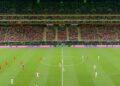 Copa mais cara da hist&oacute;ria come&ccedil;a com est&aacute;dio vazio, protestos e show n&atilde;o televisionado