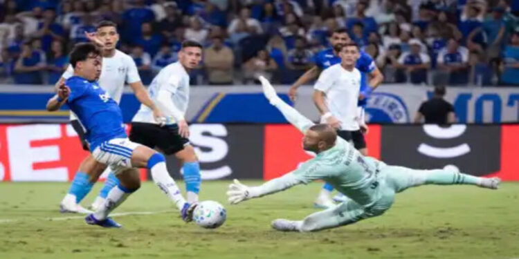 Cruzeiro oficializa novo amistoso em meio à parada para Copa do Mundo