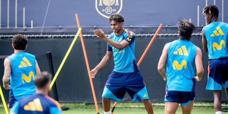 Lamine Yamal escapa de multa de € 2 mil por cinco minutos na Copa; entenda a regra