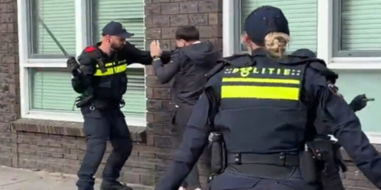 Garrafas e gritos às 6h: lado B da comemoração de Marrocos nas ruas da Holanda