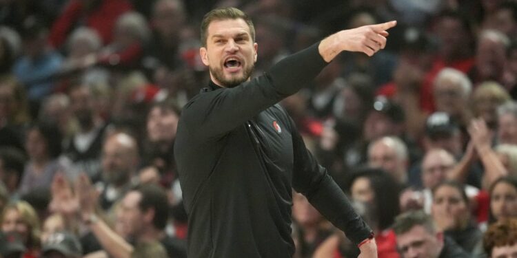Tiago Splitter é apresentado como novo técnico do Chicago Bulls para a próxima temporada da NBA