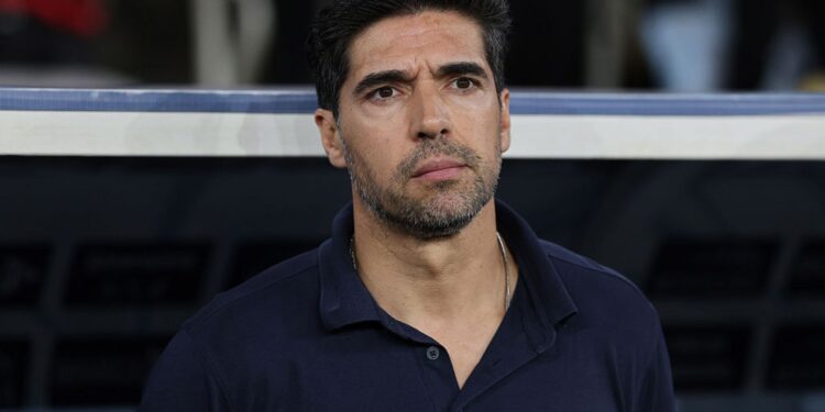 Abel Ferreira durante jogo do Palmeiras