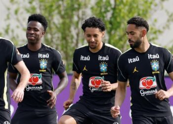 Jogadores da Seleção Brasileira em treino