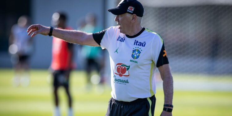 Carlo Ancelotti afirmou acreditar no hexacampeonato e destacou a importância de manter os jogadores motivados durante a caminhada no torneio.