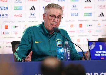 Ancelotti durante entrevista coletiva