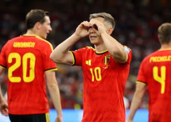 Trossard comandou a vit&oacute;ria da B&eacute;lgica