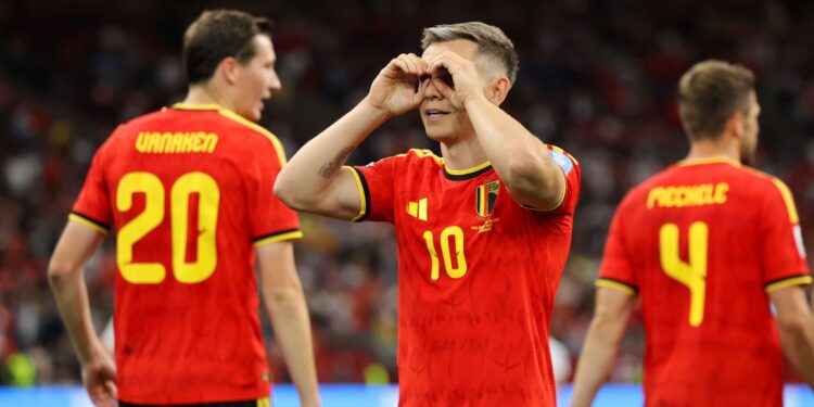 Trossard comandou a vitória da Bélgica