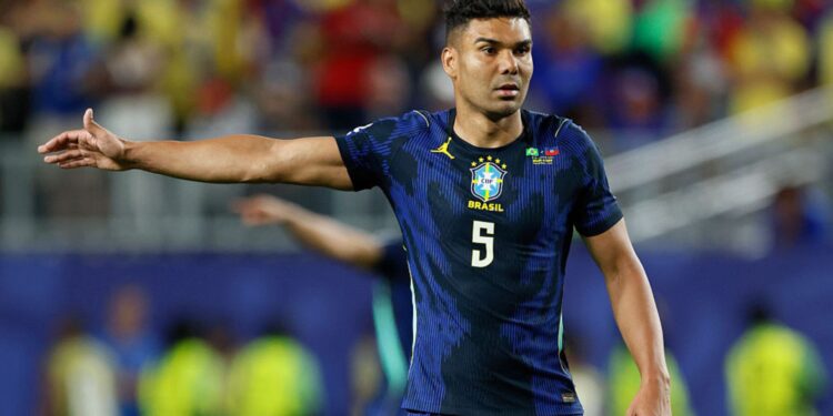 Casemiro durante jogo do Brasil