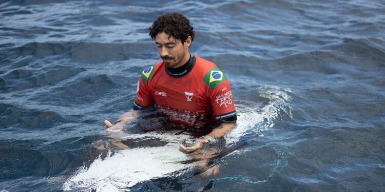 Yago Dora é o atual campeão mundial de surfe