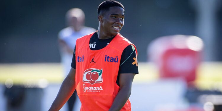 Endrick em treino da Seleção Brasileira