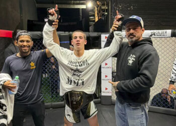 Enzo Marcello finalizou em sua estreia no MMA amador - Foto: Divulgação