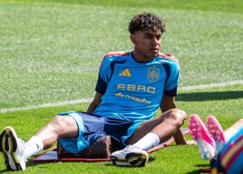 Espanha tem dez desfalques antes da Copa e poupa Yamal contra o Iraque