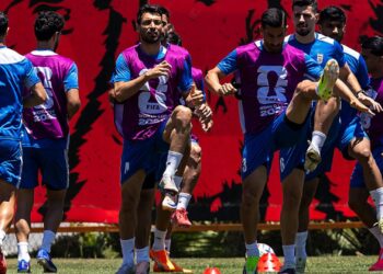 Jogadores do Ir&atilde; em treino