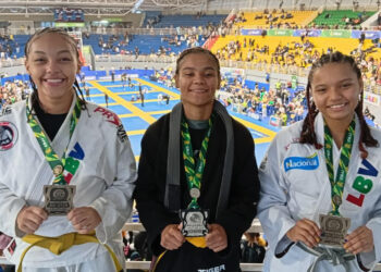 Jovens de comunidades do Rio de Janeiro aumentaram a coleção de medalhas do projeto - Foto: Divulgação