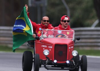Hamilton declara torcida pelo Brasil na Copa: "Sempre foi minha sele&ccedil;&atilde;o favorita"