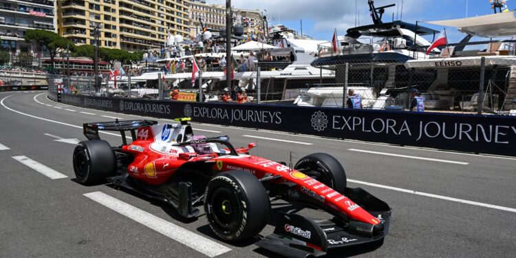 Lewis Hamilton registrou a melhor volta da sessão no segundo treino livre com 1min13s026 e garantiu a liderança nas ruas de Monte Carlo.