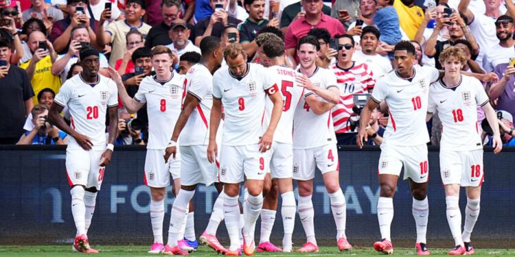 Jogadores da Inglaterra comemorando