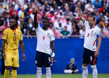 Lance do jogo entre Inglaterra e Gana