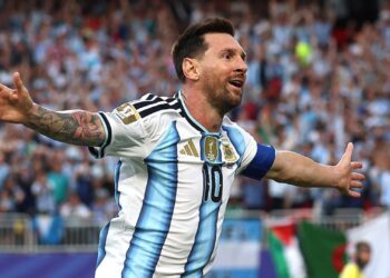 Messi comemorando gol pela Argentina