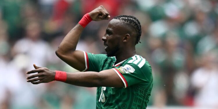 Julián Quiñones foi o destaque da partida de estreia do México
