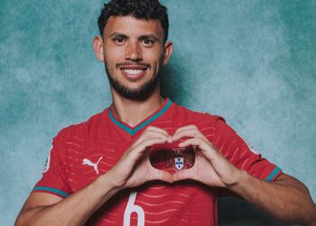 Matheus Nunes com uniforme de Portugal