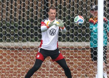 Manuel Neuer durante treino da Alemanha