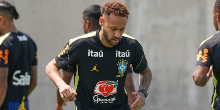 Neymar em treino do Brasil