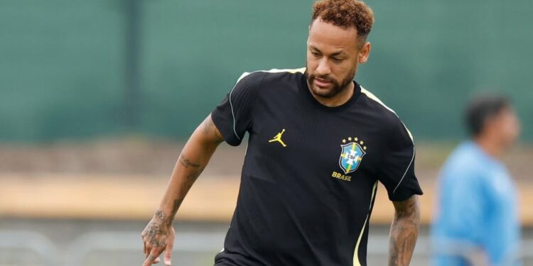 Neymar durante treino da Seleção Brasileira