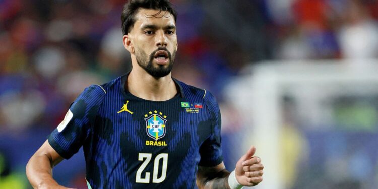 Lucas Paquetá durante jogo do Brasil