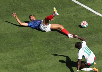 Lance polêmico entre Mbappé e Sané