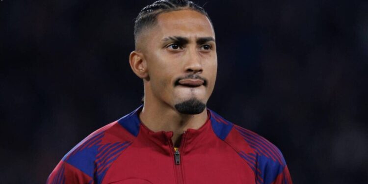 Raphinha ganha até R$ 98 milhões por ano no Barcelona e tem 9 patrocínios ativos na Copa