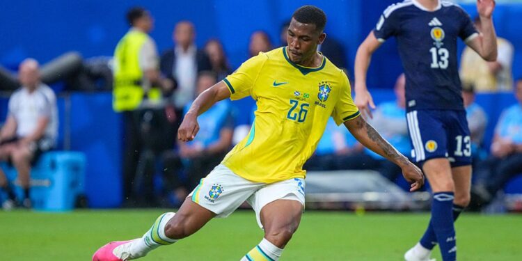 Rayan em jogo do Brasil contra a Escócia