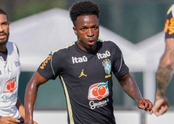 Vini Jr. em treino do Brasil