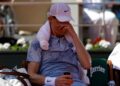Sinner passando mal em Roland Garros
