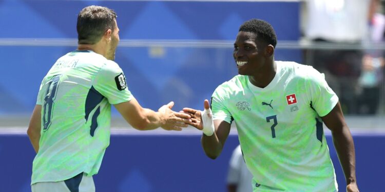 Embolo comemora gol na estreia da Suíça na Copa do Mundo