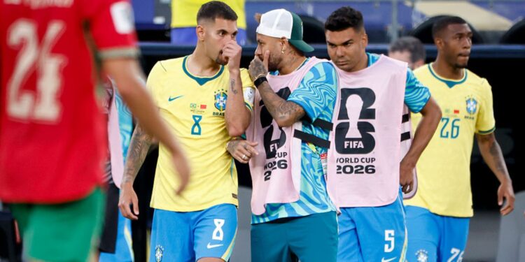 Jogadores do Brasil após empate com Marrocos