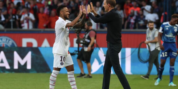 Neymar e Tuchel em jogo do PSG de 2019