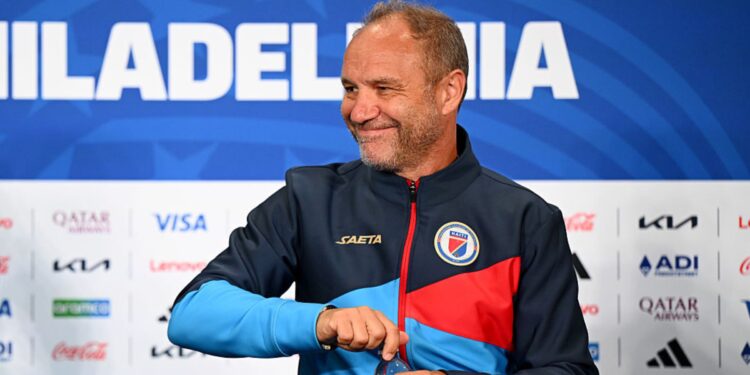 Técnico do Haiti, Sébastien Migné, em entrevista coletiva