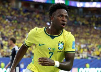 Vini Jr. em jogo do Brasil contra a Escócia