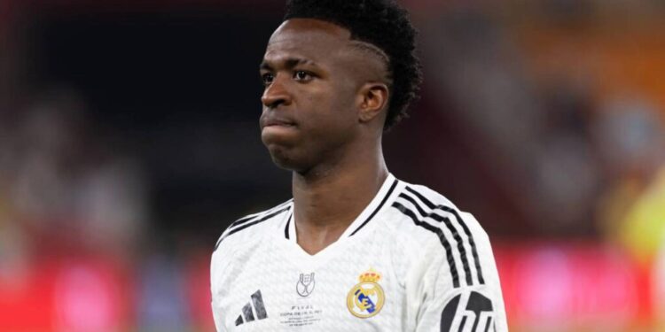 Como está a situação da renovação de Vini Jr com o Real Madrid?