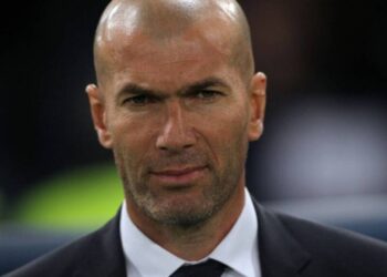Zidane recebe apoio de Ronaldo Fenômeno para suceder Deschamps na França