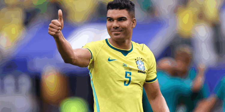 Casemiro aparece na primeira colocação do ranking da Fifa que avalia os melhores jogadores de defesa do torneio.