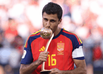 Veja como fica a disputa da Bola de Ouro após a Copa do Mundo. Rodri ganha força após ser eleito o melhor jogador do Mundial.