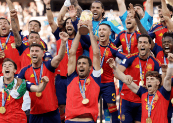 A conquista da Copa do Mundo vai render uma bolada aos jogadores da Espanha. Cada um dos 26 atletas do elenco receber&aacute; 756 mil euros.