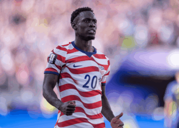 A Fifa anulou a suspensão de Folarin Balogun, e o atacante está liberado para atuar nas quartas de final da Copa do Mundo de 2026.