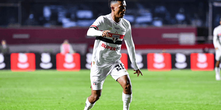 São Paulo foi punido pela Fifa e está impedido de registrar novos jogadores. A multa foi pelo atraso no pagamento de Marcos Antônio junto à Lazio