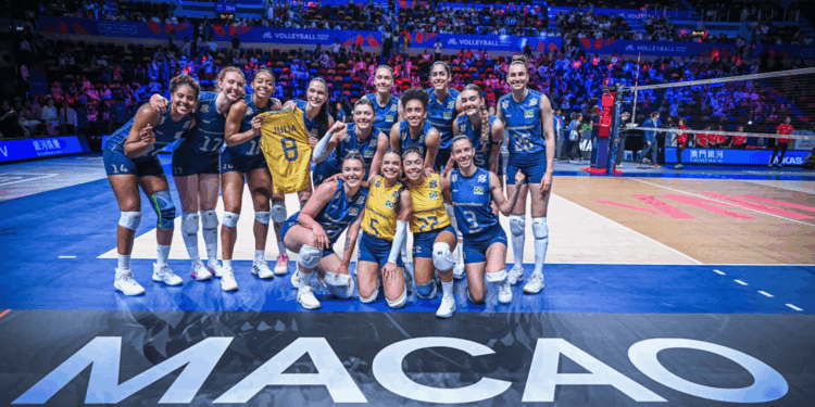 O Brasil venceu o Japão por 3 sets a 1, de virada,