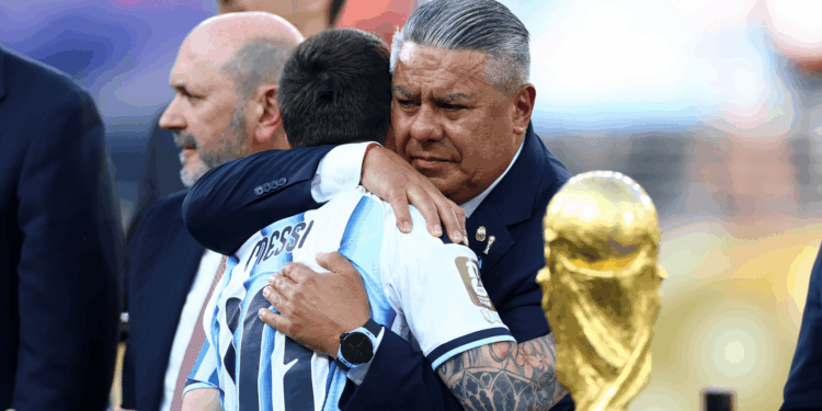 FBI teria apreendido celulares de dirigentes da Federação Argentina após a Copa sobre suspeitas de fraude e lavagem de dinheiro