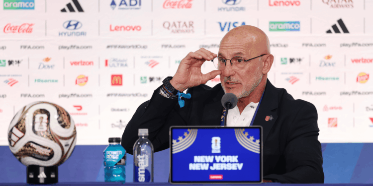 O técnico da Espanha, Luis de la Fuente, criticou duramente o comportamento dos jogadores da Argentina após a vitória por 1 a 0 na final da Copa.